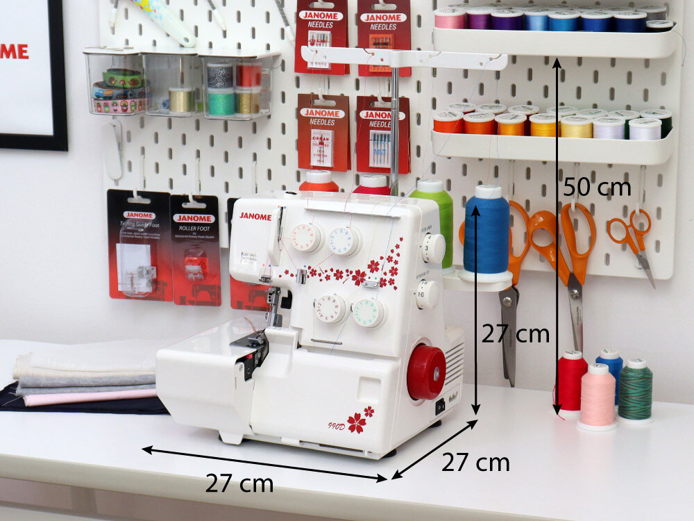 Owerlok JANOME 990D solidność, wygodne użytkowanie, kompaktowe wymiary, łatwe dopasowanie do miejsca pracy, stabilnośc podczas pracy