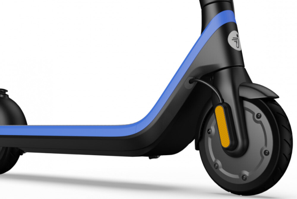 Hulajnoga elektryczna SEGWAY Ninebot Kickscooter C2 Pro Czarno-niebieski silnik moc 150 W predkosc do 16 km/h