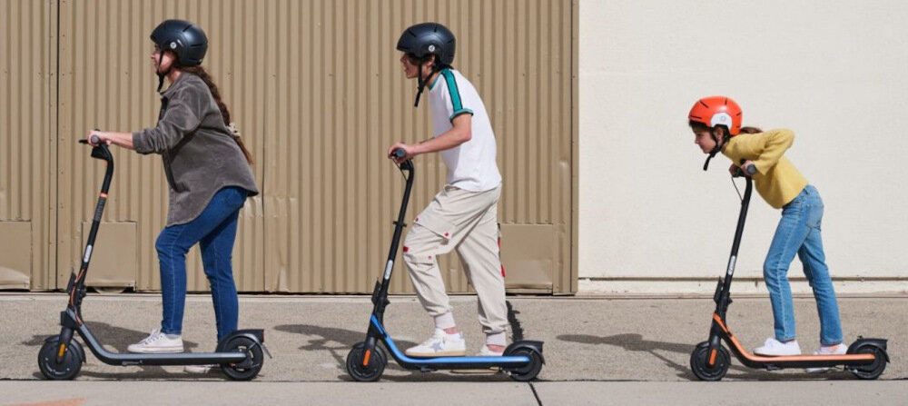 Hulajnoga elektryczna SEGWAY Ninebot Kickscooter C2 Pro Czarno-niebieski 3 tryby jazdy ECO Standard SPORT dostosowanie sposobu jazdy