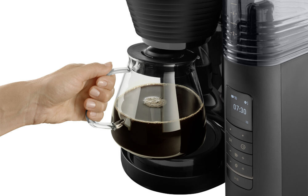 Ekspres MELITTA AromaFresh Pro II 1030-01 Czarny regulacja mocy parzenia pięć ustawień dostosowanie mocy od łagodnej po mocną idealne dopasowanie napoju indywidualne upodobania wyjmownay przeźroczysty zbiornik z czytelną skalą łatwe napełnianie oznaczenie kubków precyzyjne odmierzenie ilości wody przygotowanie okreslonej liczby filiżanek wygoda użytkowania
