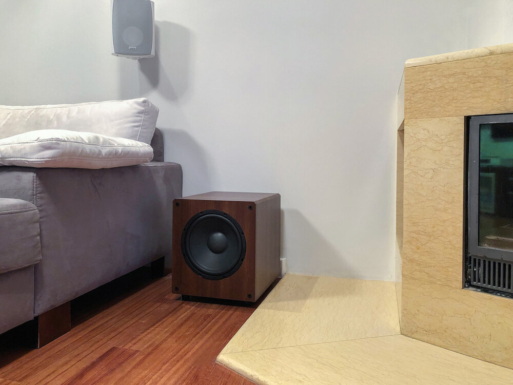 Subwoofer TAGA HARMONY TSW-210 - Solidna konstrukcja, bass-reflex