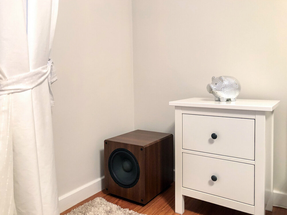 Subwoofer TAGA HARMONY TSW-210 - Wysokiej klasy wzmacniacz, płaskie pasmo przenoszenia, płaskie pasmo przenoszenia