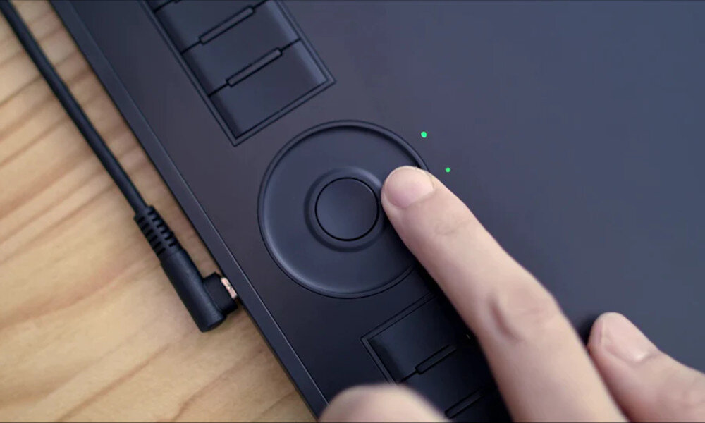 Tablet graficzny GAOMON M10K Pro przyciski skróty kółko dotykowe