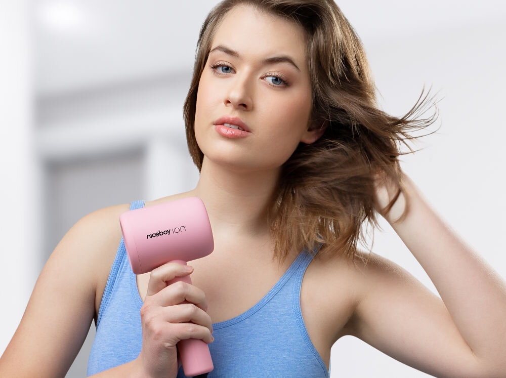 Suszarka NICEBOY Ion AirSonic Pop Niebieski 1400W długi przewód zasilajacy 1,7 m swoboda ruchów system zabezpieczający przed przegrzaniem automatyczne wyłączenie zbyt duża bezperatura ochrona włosów suszarki wydajny silnik trwałość urządzenia