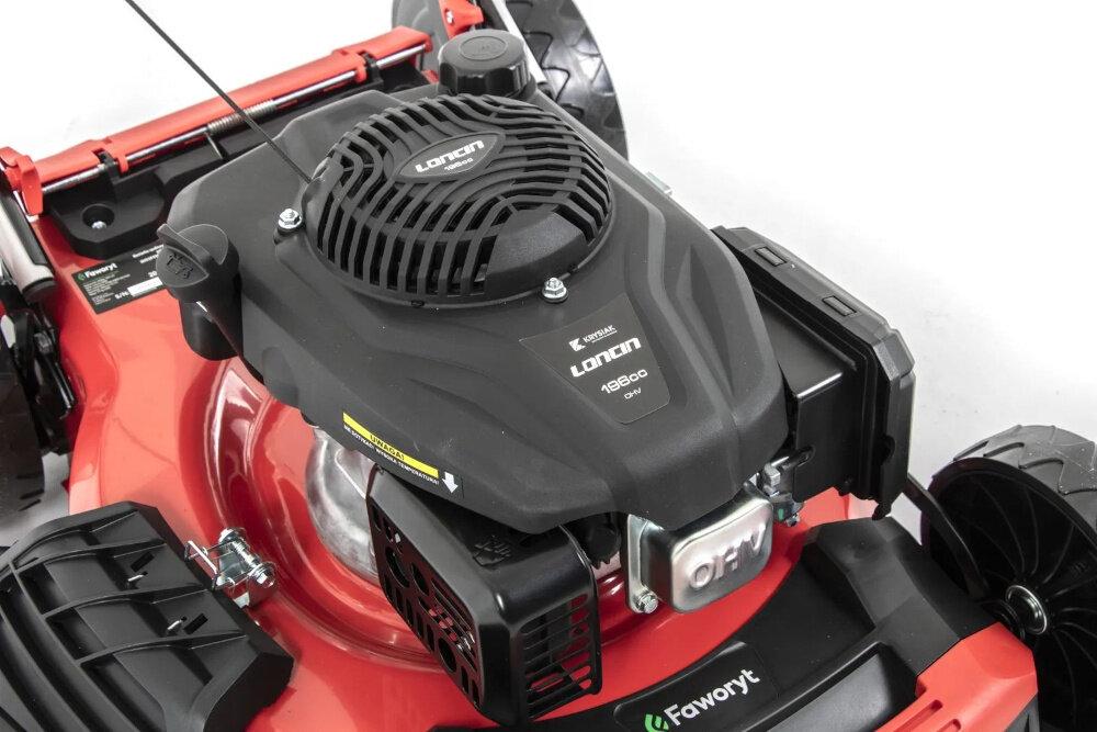 Kosiarka spalinowa FAWORYT SH51P196L-3W1 Loncin V200 510mm 4kW zbliżenie na silnik silnik marki LONCIN V200 technologia czterosuwowa konstrukcja górnozaworowa OHV pojemność 195 cm3 płynna i efektowa praca z prędkością do 3600 obr/min moc 4,0 kW zbiornik paliwa o pojemności 1,0 litra