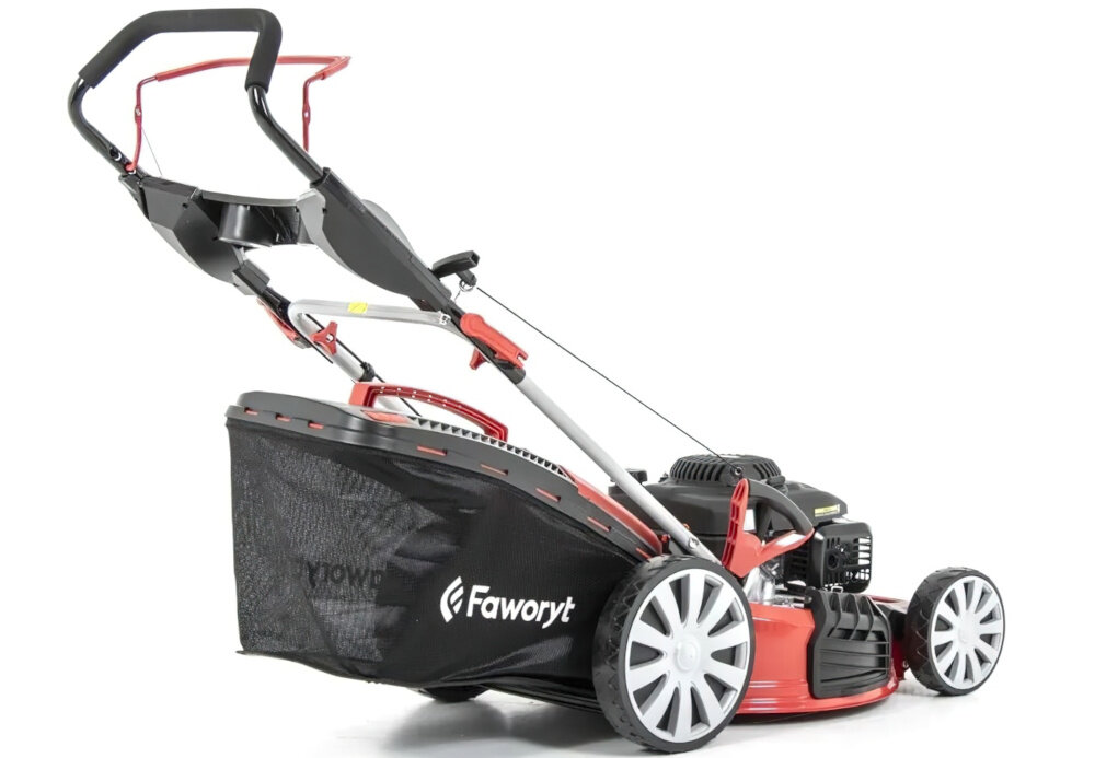 Kosiarka spalinowa FAWORYT SH51P196L-3W1 Loncin V200 510mm 4kW kosiarka widoczna od tyłu pod skosem na białym tle z wytrzymałej stali odporność na uderzenia i działanie warunków atmosferycznych waga 28,4 kg