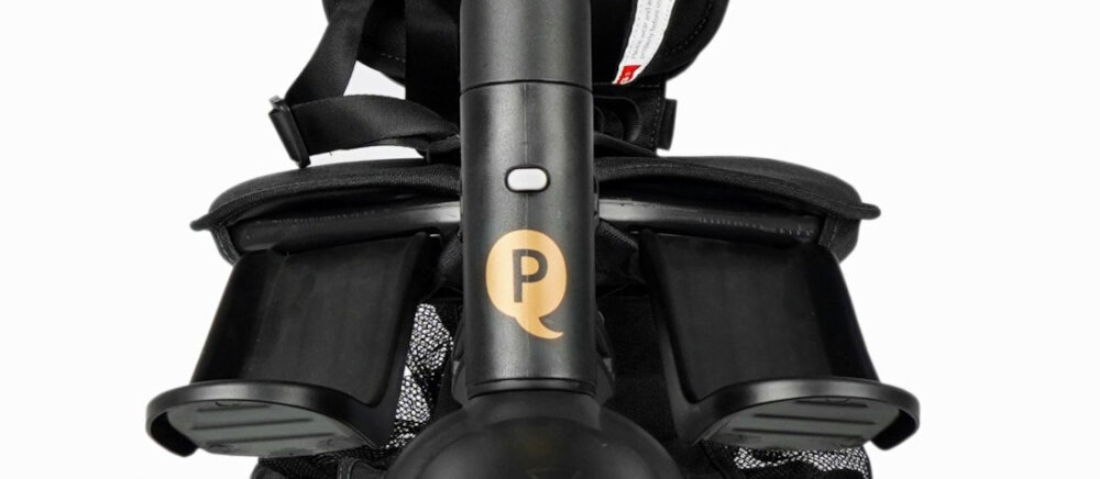 Trójkołowiec QPLAY Rito Deluxe Rubber Czarny dwa rodzaje podnozkow w ramie i przy siedzisku odpowiednia pozycja ciala wygodne podparcie nog