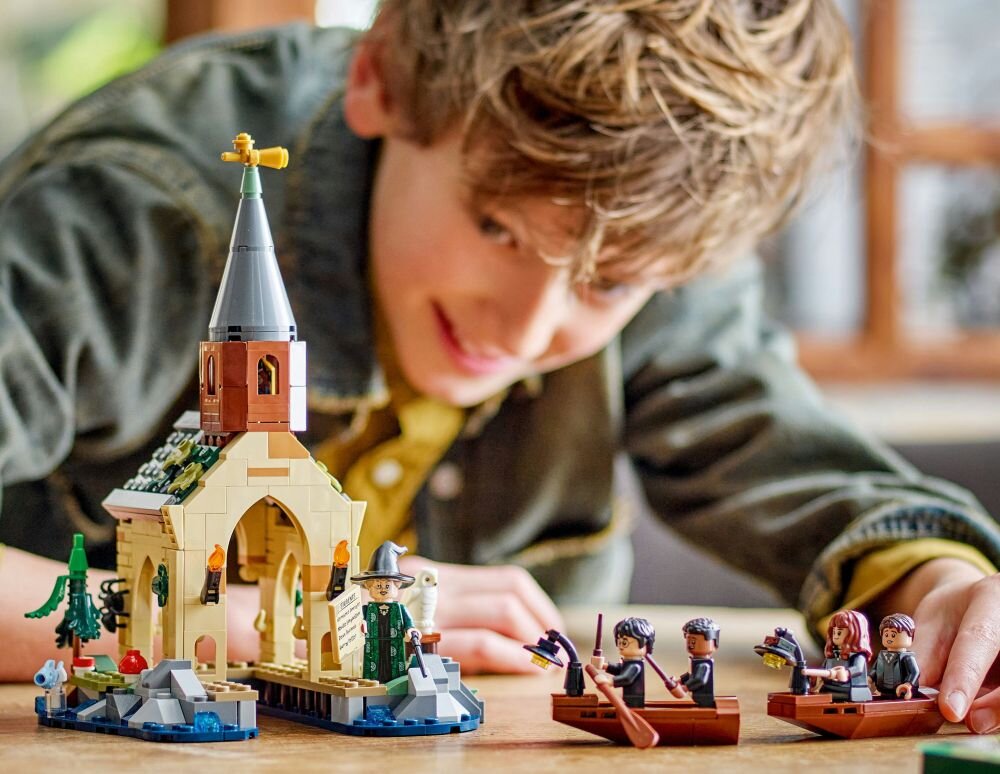 LEGO 76426 Harry Potter Dom na wodzie przy Hogwarcie klocki elementy zabawa łączenie figurki akcesoria figurka zestaw
