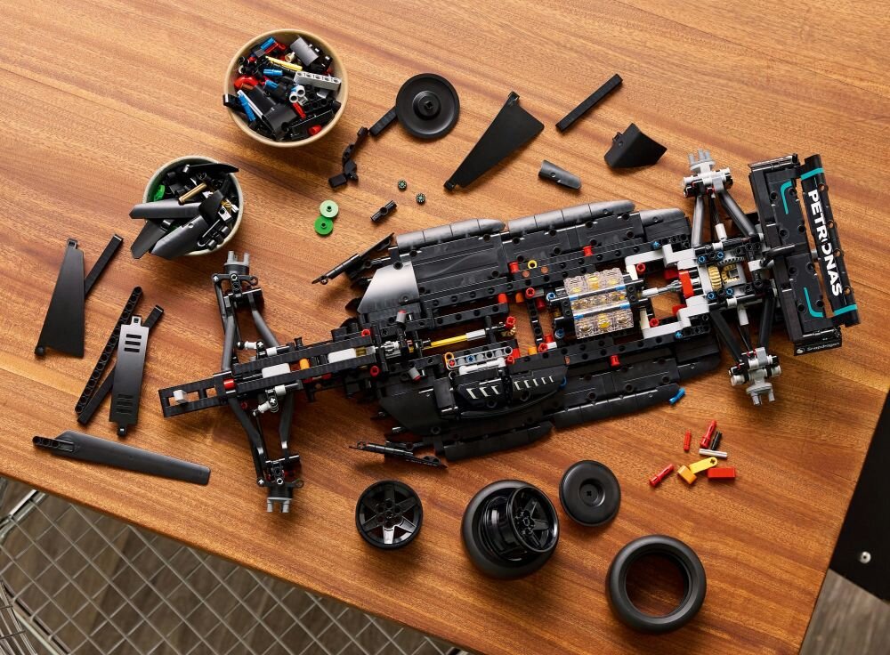 LEGO 42171 Technic Mercedes-AMG F1 W14 E Performance klocki elementy zabawa łączenie figurki akcesoria figurka zestaw