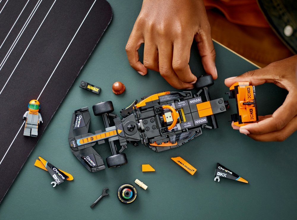 LEGO 76919 Speed Champions Samochód wyścigowy McLaren Formula 1 wersja 2023 klocki elementy zabawa łączenie figurki akcesoria figurka zestaw