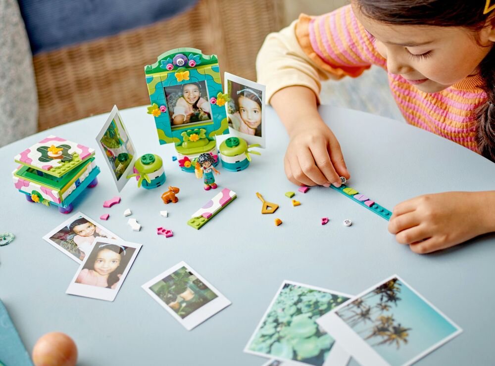LEGO 43239 Disney Ramka na zdjęcia i szkatułka Mirabel klocki