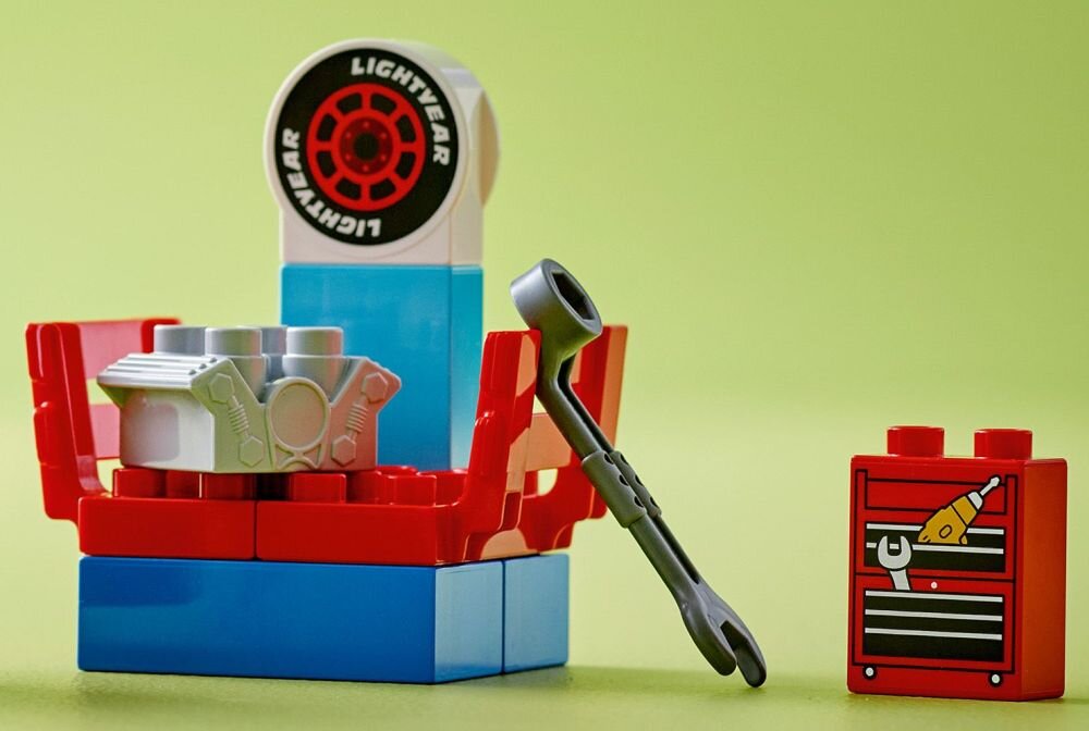 LEGO 10417 DUPLO Disney Maniek na wyścigu klocki elementy zabawa łączenie figurki akcesoria figurka zestaw