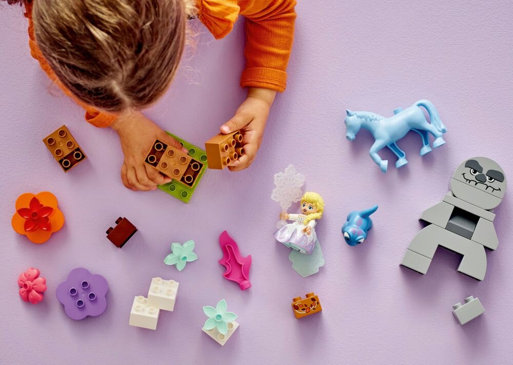 LEGO 10418 DUPLO Disney Elza i Bruni w Zaczarowanym Lesie klocki elementy zabawa łączenie figurki akcesoria figurka zestaw