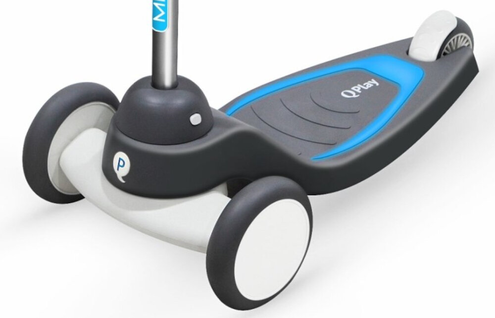 Hulajnoga dla dzieci QPLAY Mika Niebieski podest szeroki z tworzywa sztucznego powloka antyposlizgowa wbudowane swiatla LED w kolorystyce hulajnogi przycisk trzy tryby swiecenia pelna niska moc swiecenia szybkie swiecenie zasianie 4 baterie typu AAA