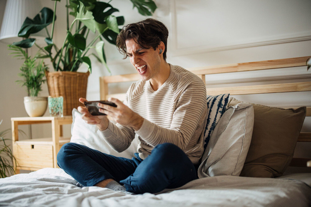 Słuchawki dokanałowe CELLULARLINE Defy słuchawki Bluetooth mobilnego gamingu synchronizację dźwięku z obrazem Funkcja Low Latency trybie bezprzewodowym