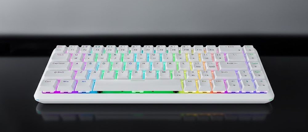 Klawiatura RAMPAGE Rebel Rampage Rebel klawiatura mechaniczna Niskoprofilowa konstrukcja solidna forma - klawiatura na ciemnym blacie w połysku