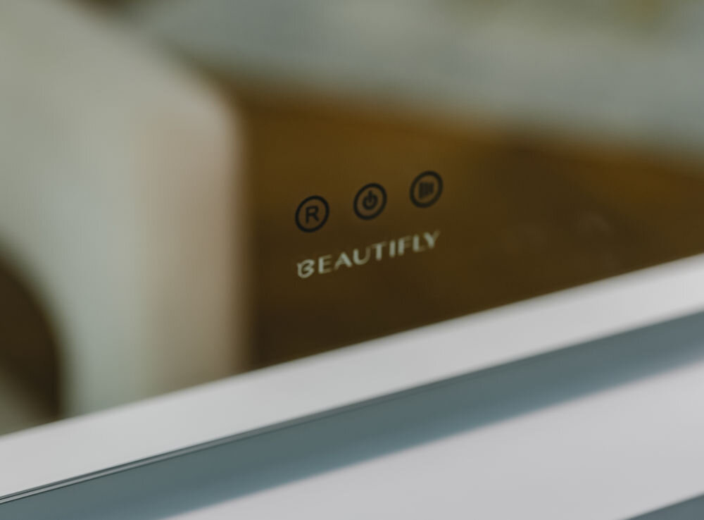 Lusterko kosmetyczne BEAUTIFLY Visage LED Vanity obsługa lusterka intuicyjna wbudowany przełącznik dotykowy wygoda komfort włączanie wyłączanie zmiana barwy oświetlenia płynność użytkowania