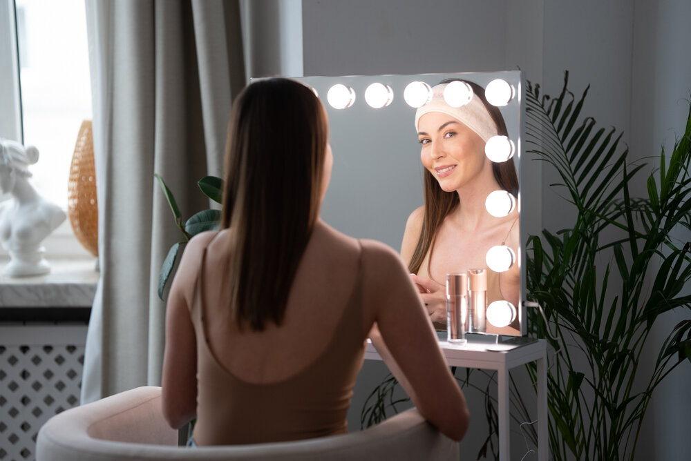 Lusterko kosmetyczne BEAUTIFLY Visage LED Vanity codzienny użytek rola dekoracyjna elegancja wyszukany styl design estetyczny wyglad praktyczne zastosowanie funkcjonalność praktyczne