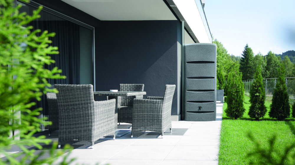 Zbiornik na deszczówkę PROSPERPLAST Tower RWK720 250L Brązowy ekologiczne rozwiazanie magazynowanie wody deszczowej