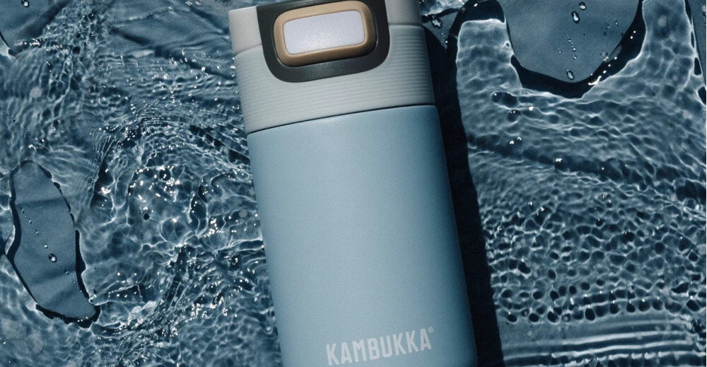 Kubek termiczny KAMBUKKA Etna 300 ml Jasnoniebieski technologia Snapclean łatwe czyszczenie mycie higiena