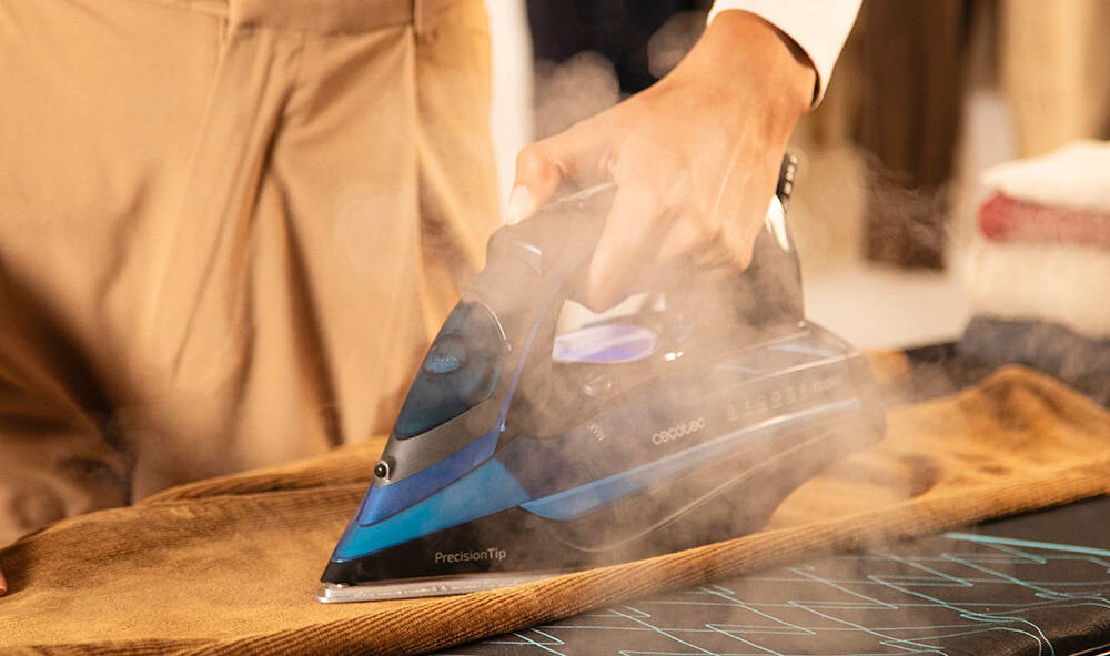 Żelazko CECOTEC IronHero 3200 i-Pump Absolute automatyczna pompa wodna moc 3200 W efektywne narzędzie do prasowania imponuaca moc użyte funkcje łatwe w obsłudze jakośc efektywność