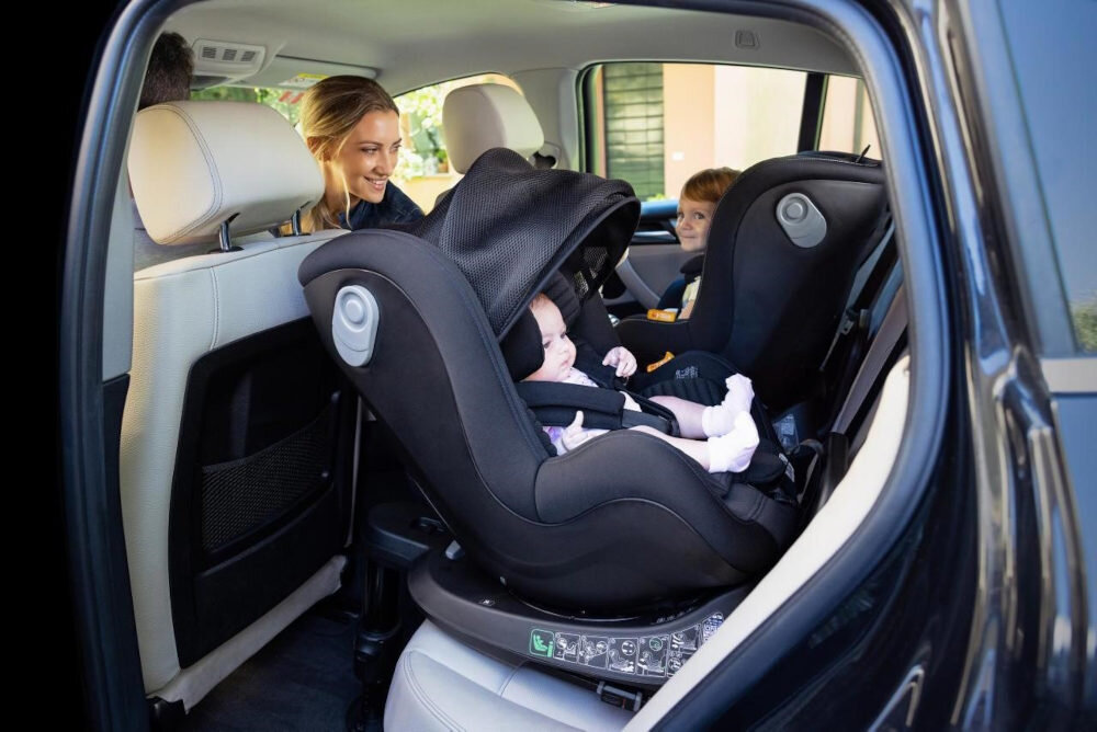 Fotelik samochodowy CHICCO Seat2Fit I-Size Air (0-18 kg) Grafitowy przodem tyłek kierunek jazda możliwości komfort bezpieczeństwo