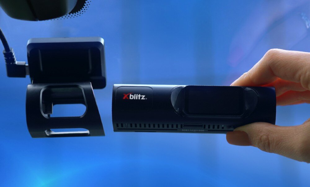 Wideorejestrator XBLITZ V4 Professional konstrukcja wielkość uchwyt