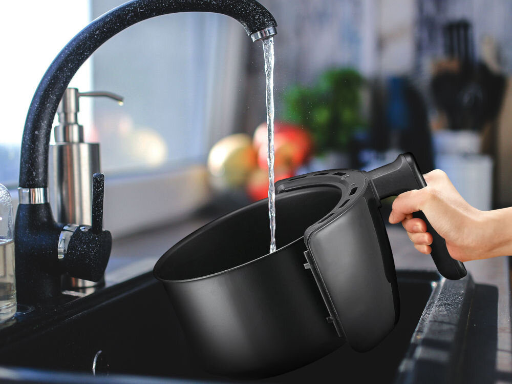 Frytkownica beztłuszczowa EXTRALINK SJ-200 Air Fryer wygoda bezpieczeństwo antypoślizgowe nóżki stabilność podczas pracy specjalna powłoka zapobieganie przywieraniu łatwiejsze czyszczenie zabezpieczenie przed przegrzaniem system inteligentnej cyrkulacji powietrza bezpieczna łatwa obsługa