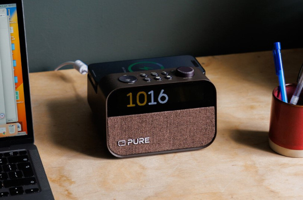 Radiobudzik PURE Moment Charge Coffee - Niezawodne zasilanie, bateria litowa