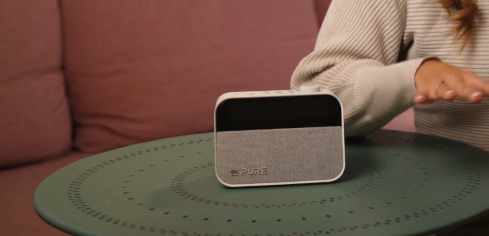 Radiobudzik PURE Moment Charge Cottton - Proste sterowanie i funkcje dodatkowe