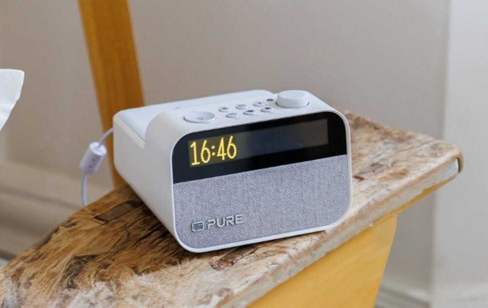Radiobudzik PURE Moment Charge Cottton - Łatwe podłączenie urządzeń, usb-c, usb-a