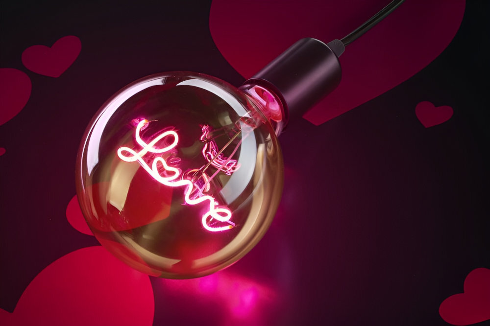 Żarówka LED CELLULARLINE Fancy Bulb LED różnorodne wzory unikalny design przytulną i komfortową atmosferę