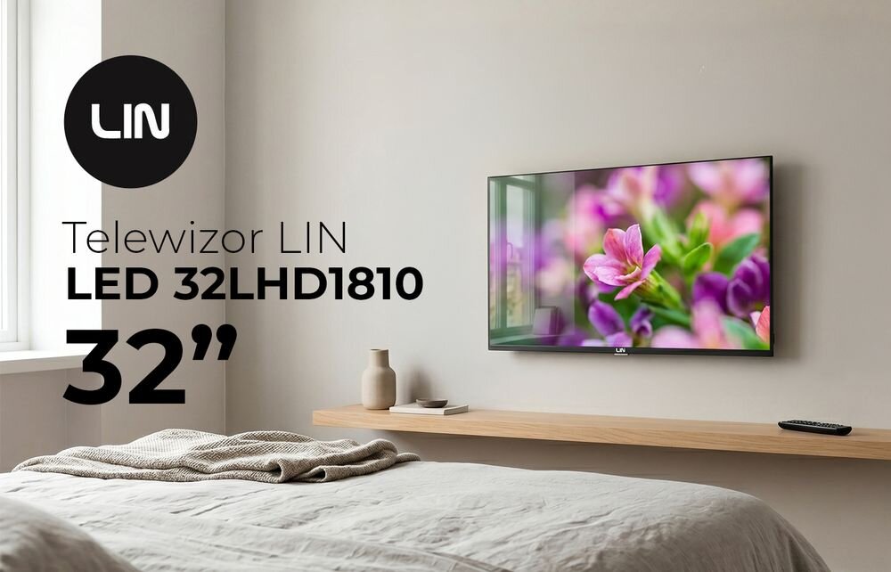 Na ścianie wisi telewizor z wyświetlonym obrazem kwiatów, obok znajduje się tekst: \'Telewizor LIN LED 32LHD1810 32\