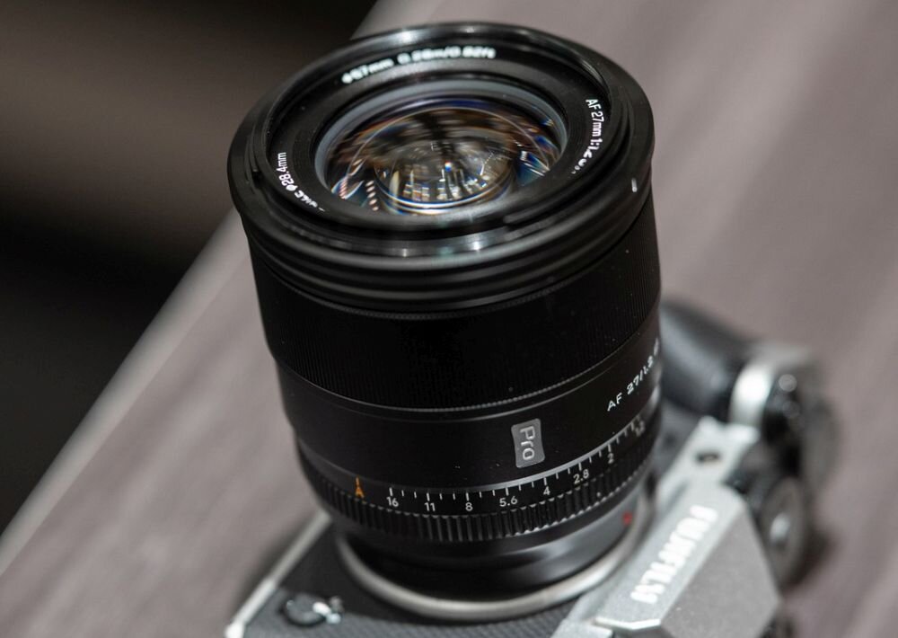 Obiektyw VILTROX AF 27mm F1.2 ogniskowa przysłona ostrość pierścienie optyka soczewki powłoki montaż bagnet światło jasność zoom filtry waga