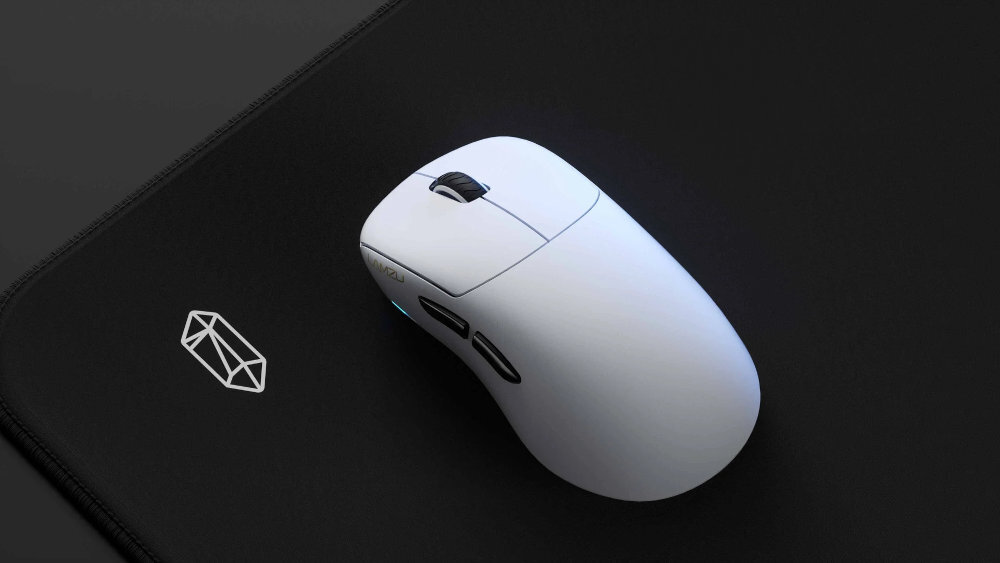 LAMZU Thorn LAMZU Thorn  niską wagę sensor polling rate przełączniki optyczne Omron Paro chwyt claw grip - mysz na biurku na ciemnym tle