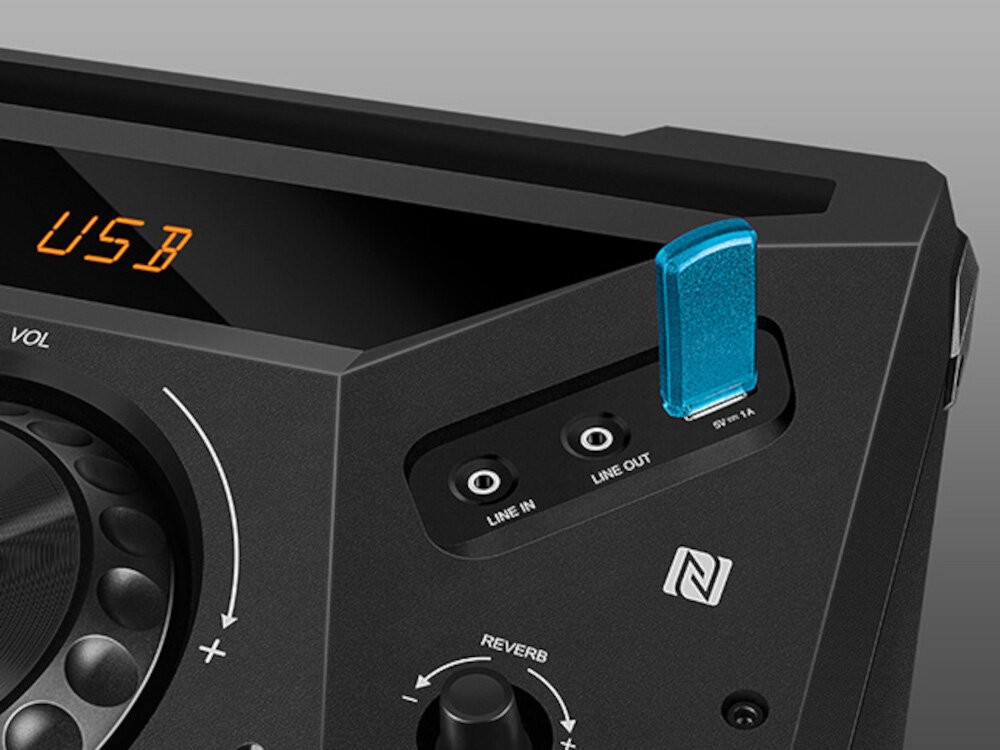 Power audio SVEN PS-1900 USB-A odtwarzanie muzyki wygoda, kadr na pendrive'a włożonego w port USB-A do power audio