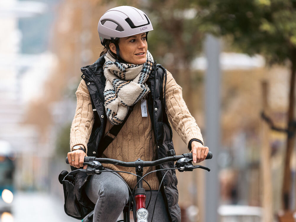 Kask rowerowy LAZER CityZen KinetiCore Zielony Miejski (rozmiar S) bezpieczeństwo KinetiCore