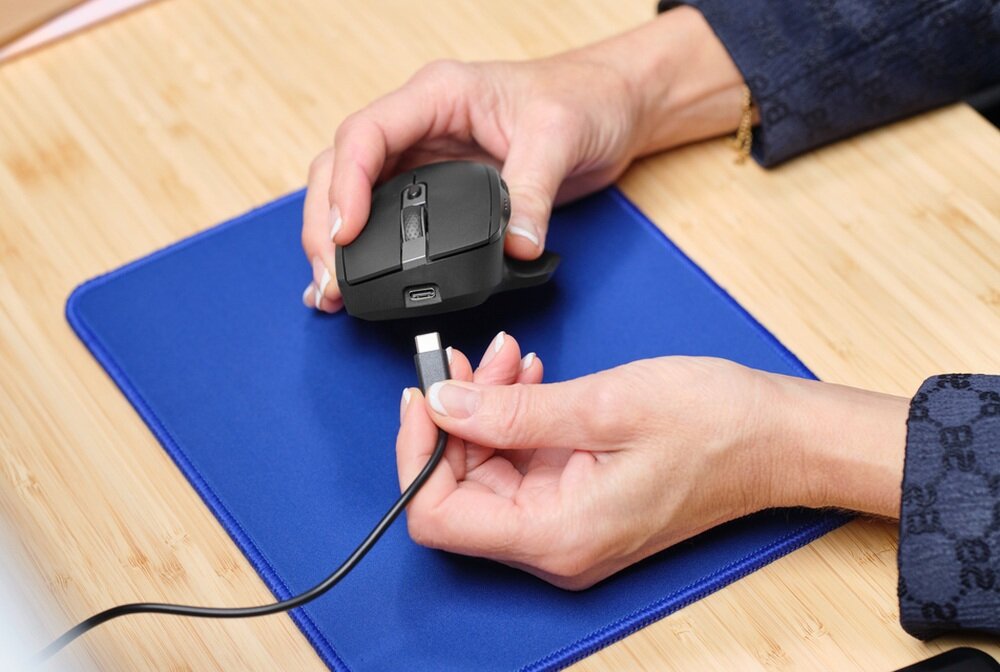 Mysz TRUST Ozaa+ potrojna lacznosc bluetooth odbiornik przycisk