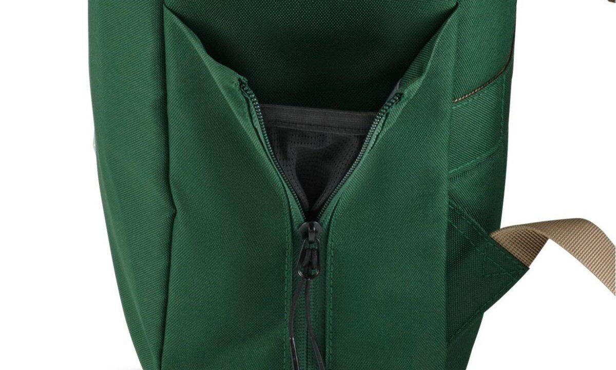 Plecak Hama Silvan gotowy na podróż z paskiem do mocowania na walizce