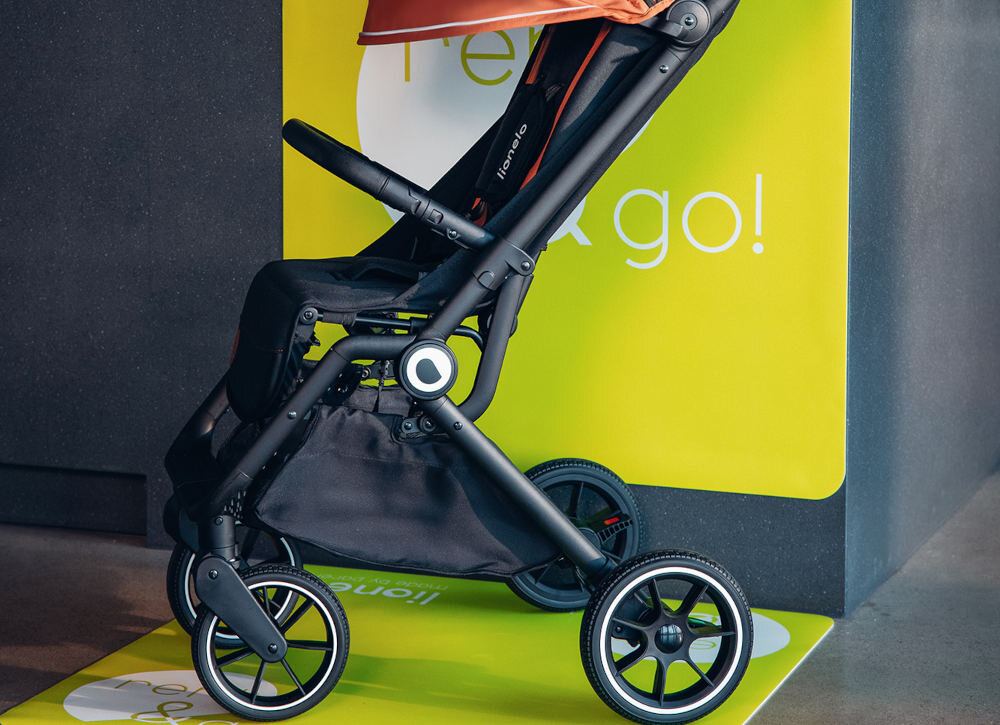 Wózek dziecięcy LIONELO Cloe Green Emerald Czarno-zielony Elementy odblaskowe widoczność bezpieczeństwo