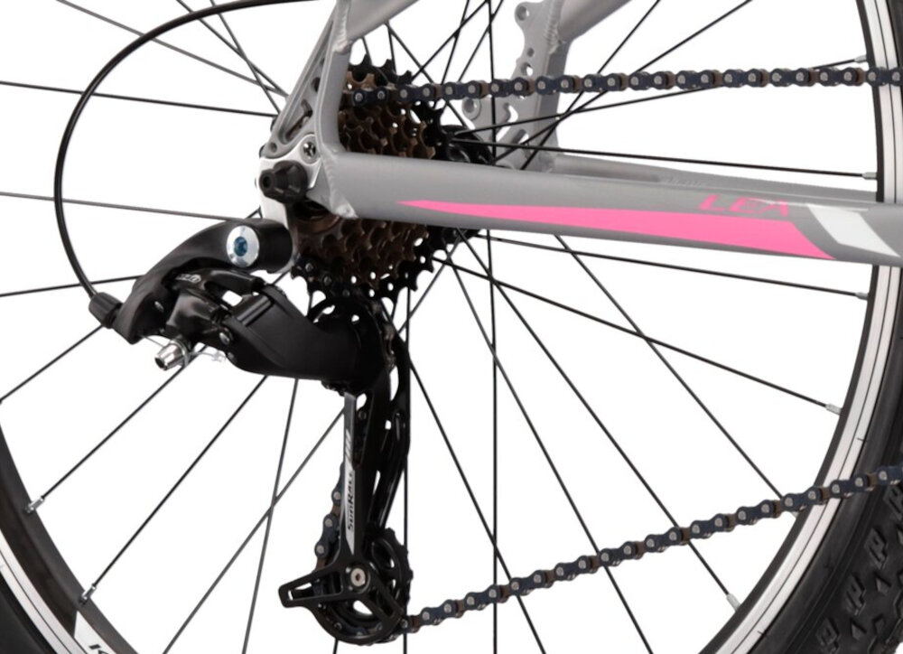 Rower górski MTB KROSS Lea 2.0 D17 27.5 cala damski Srebrny 21 przelozen przerzutki SUNRACE z przodu z tylu duza wytrzymalosc precyzyjne dzialanie plynna bezproblemowa zmiana biegow