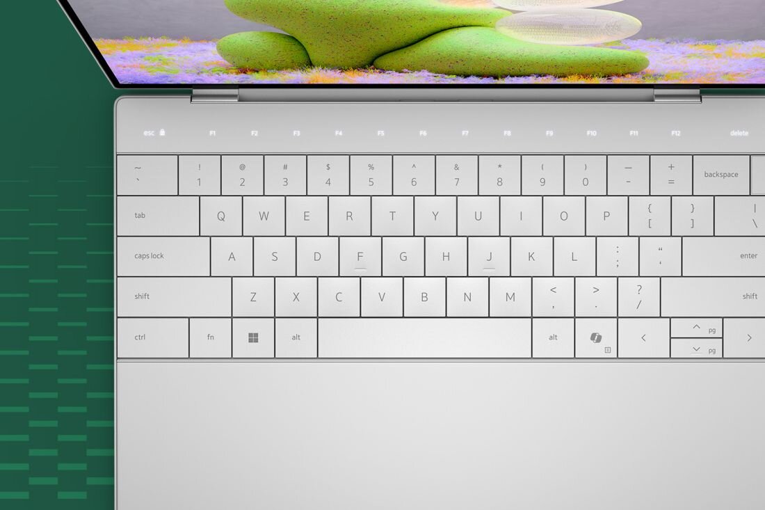 Laptop DELL XPS 9340 - bezszczelinowa klawiatura 