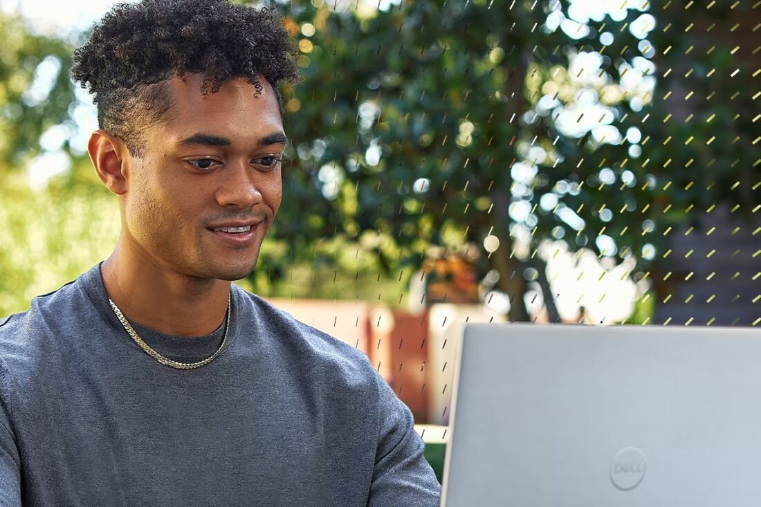 Laptop DELL XPS 9340 - dwa mikrofony z redukcją szumów, kamerę FHD