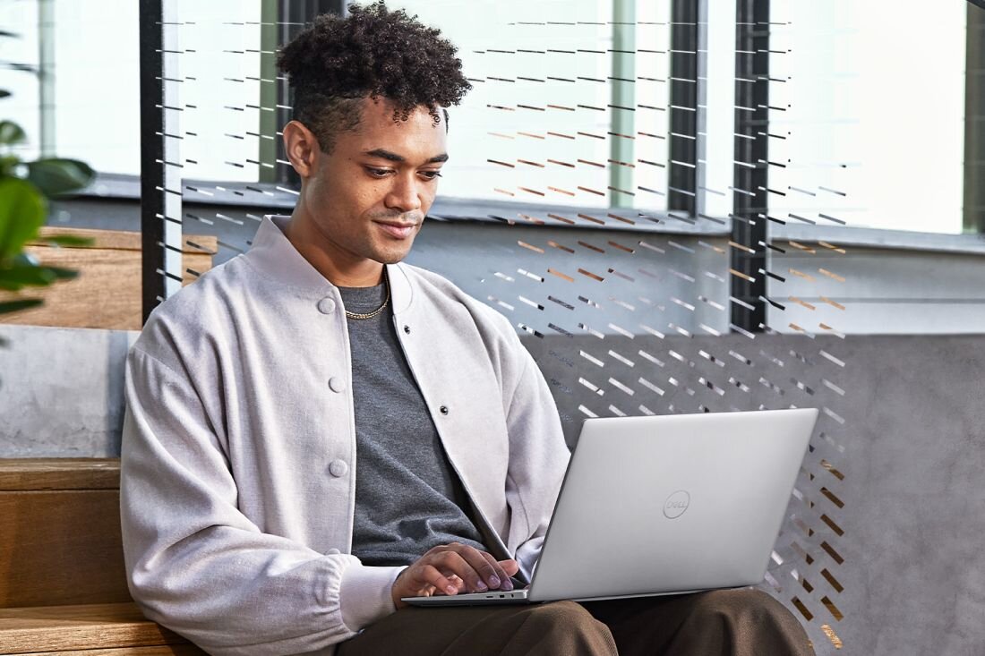 Laptop DELL XPS 9440 - czytnik linii papilarnych