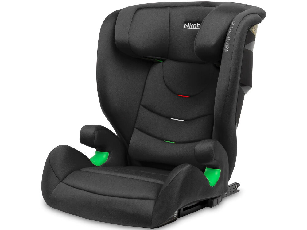 Fotelik samochodowy CARETERO Nimbus I-Size 100-150 cm (15-36 kg) Czarny fotelik na białym tle ze schowanym zagłówkiem widoczny od przodu pod skosem pokrowiec fotelika można prać ręcznie w temperaturze do 30°C higiena i estetyczny wygląd oszczędność czasu dziecko korzysta z czystego i przyjemnego w dotyku miejsca do siedzenia