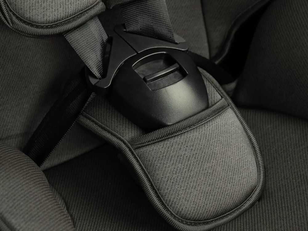 Fotelik samochodowy CARETERO Vivo fresh 9-36 kg Grafitowo-czarny5-punktowe pasy bezpeiczenstwa miekkie ochraniacze regulowana dlugosc