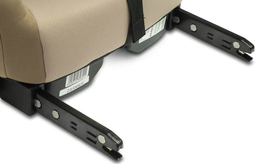 Podstawka samochodowa CARETERO Puma I-Size Beżowy zbliżenie na zaczepy do samochodu system ISOFIX szybkie i pewne zamocowanie podstawki stabilność siedziska i wygoda użytkowania na co dzień