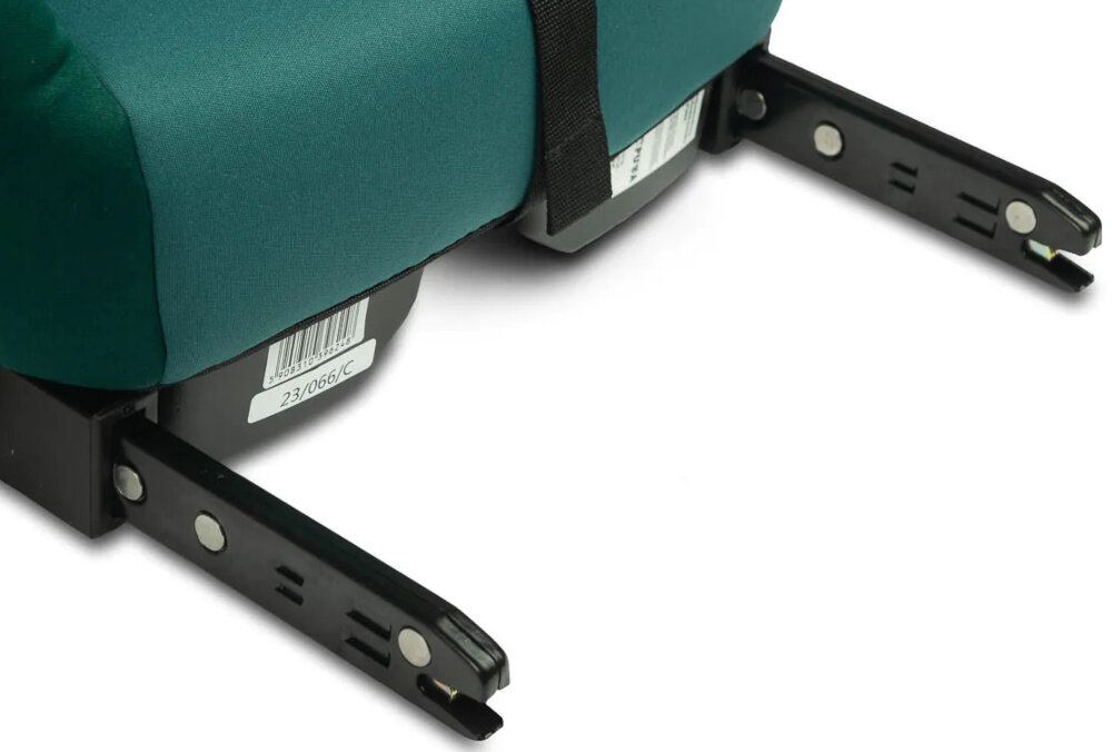Podstawka samochodowa CARETERO Puma I-Size Zielony zbliżenie na zaczepy do samochodu system ISOFIX szybkie i pewne zamocowanie podstawki stabilność siedziska i wygoda użytkowania na co dzień