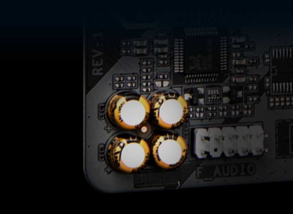 Płyta główna GIGABYTE Z790 Eagle AX Zbliżenie na kondensatory elektrolityczne w sekcji audio płyty głównej