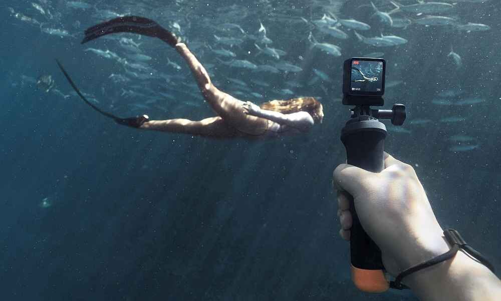 Kamera sportowa DJI Action 2 obiektyw matryca rozdzielczość bateria ekran montaż aplikacja filmy zdjęcia tryby odporność 4k mikrofon